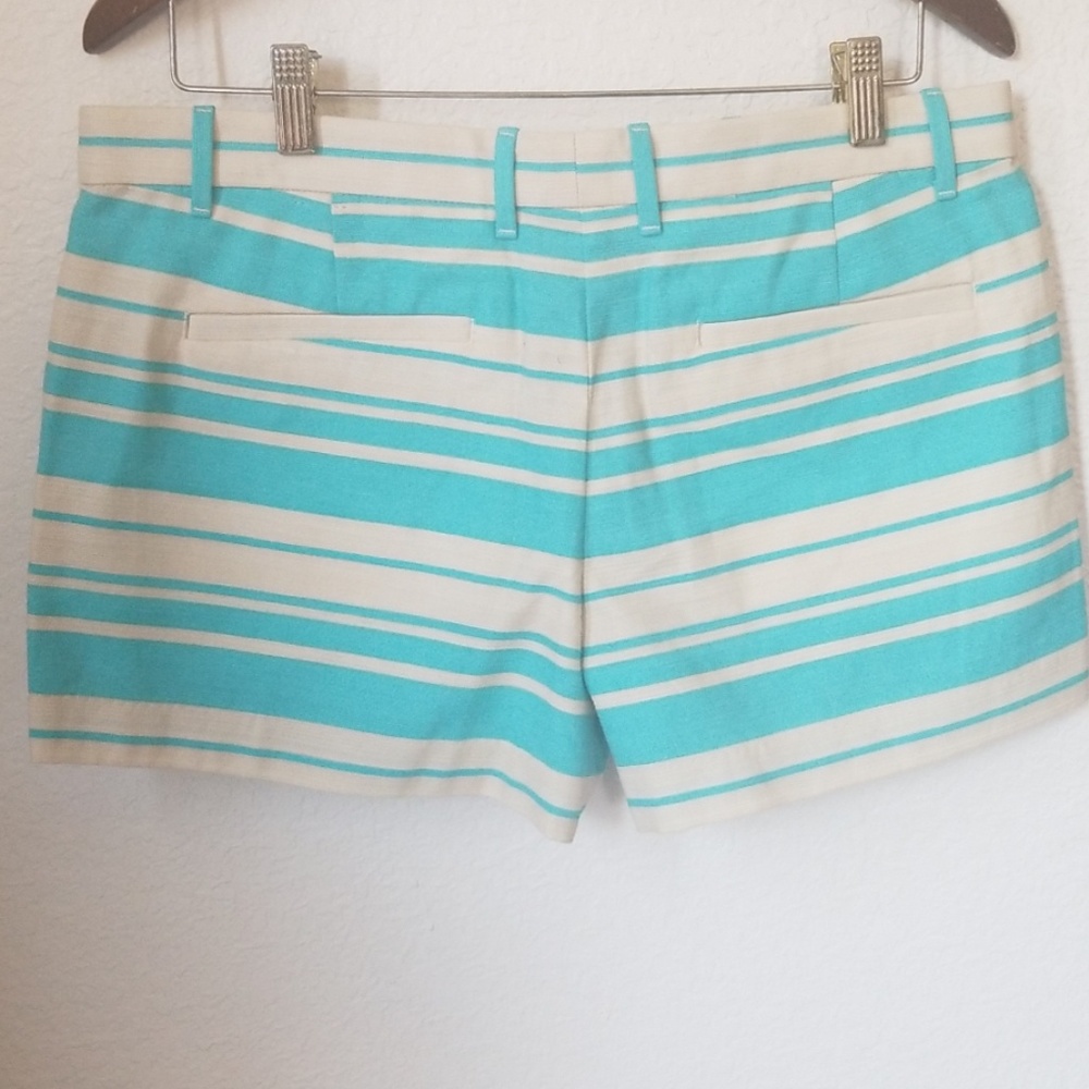 Gap Shorts - Picture 2 of 5
